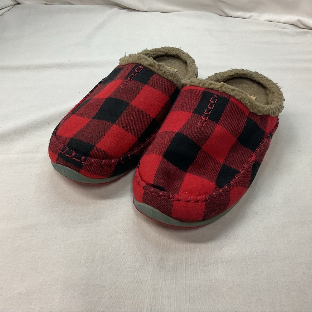 Deer Stags Men's Slippers Slipperooz Indoor-Outdoor, Red Black Flannel, Size 7 M
